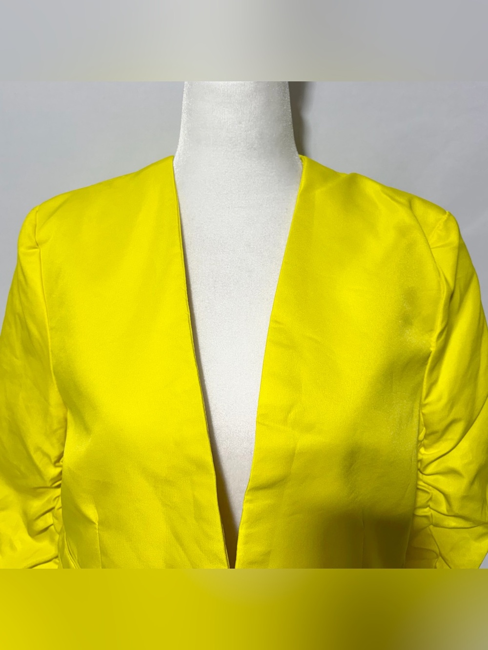 New H&M Ruched Sleeves Open Front Blazer Bright Yellow Size 12 - Picture 3 of 14